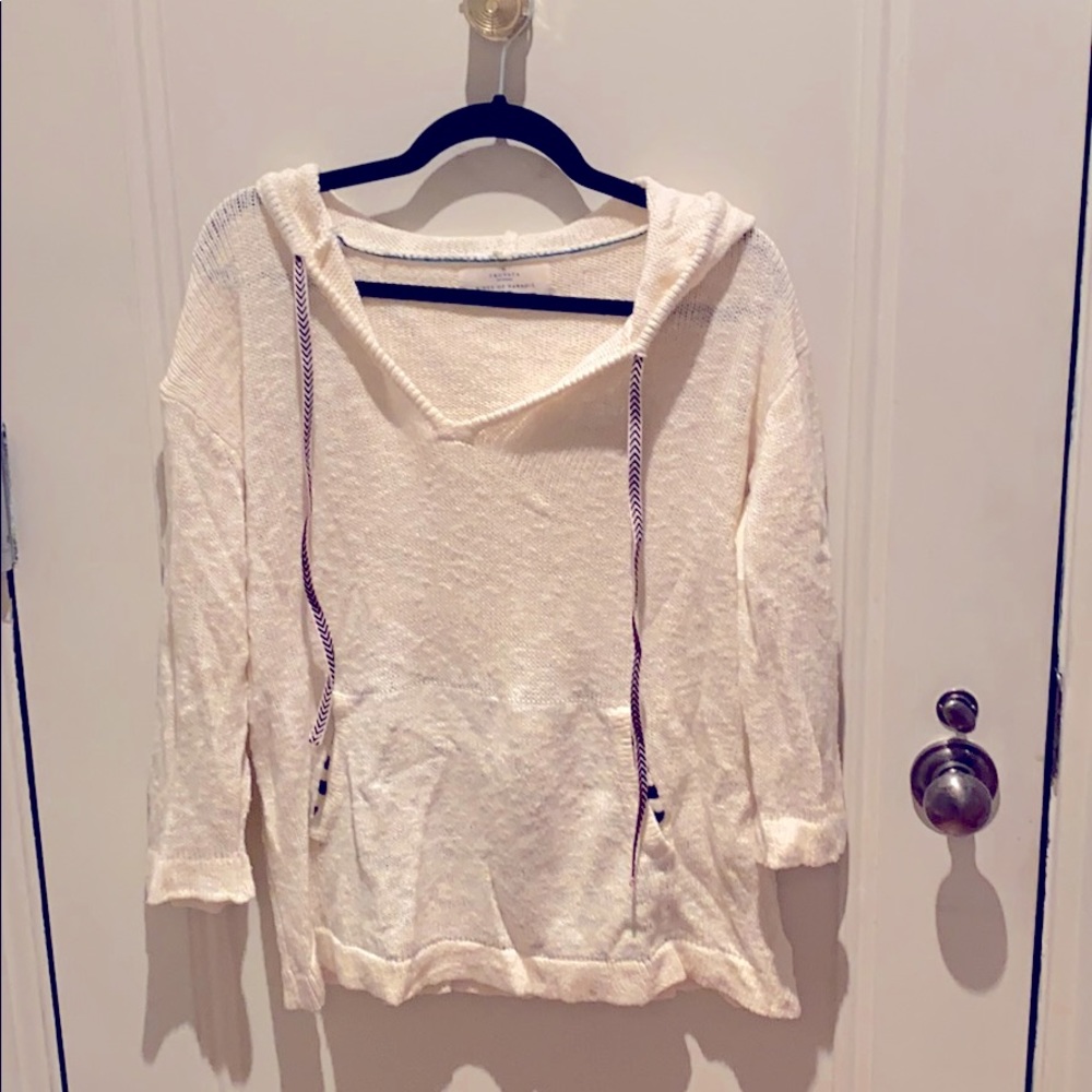 Linen hoodie sweater by Birds of Paradis
